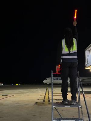 A post by @j.luis___ on TikTok caption: Big planes are the best ✈️