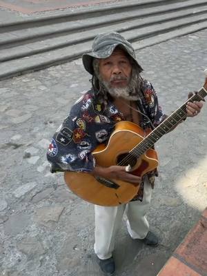A post by @shinfujiyama on TikTok caption: Conocí a un trovador en Santa Rosa de Copán🇭🇳 #honduras #fyp #parati 