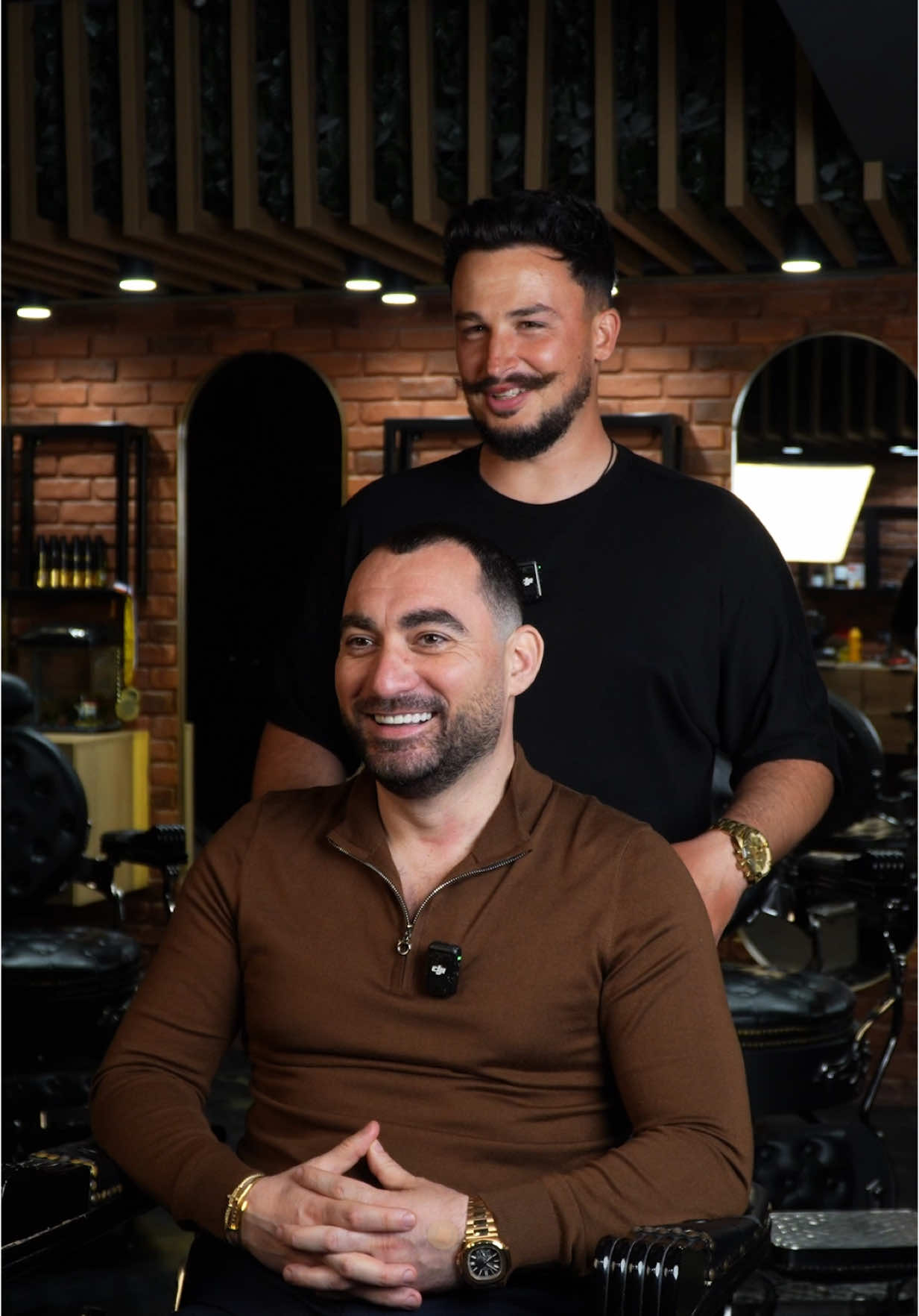 A post by @virgilthebarber on TikTok caption: “Pe Scaun” cu Virgil the Barber - Invitat - @Paul Nicolau . Vezi Podcast FULL pe youtube 🔥🫶 ! Scrieți în comentarii cine vreți să fie următorul invitat 🤗 #virgilthebarber  #VERO 