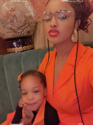 A post by @zeedialloo on TikTok caption: #méreetfille #mafille 