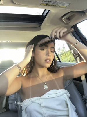 A post by @yasbarbieri on TikTok caption: chaotic grwm for coachella😭😭