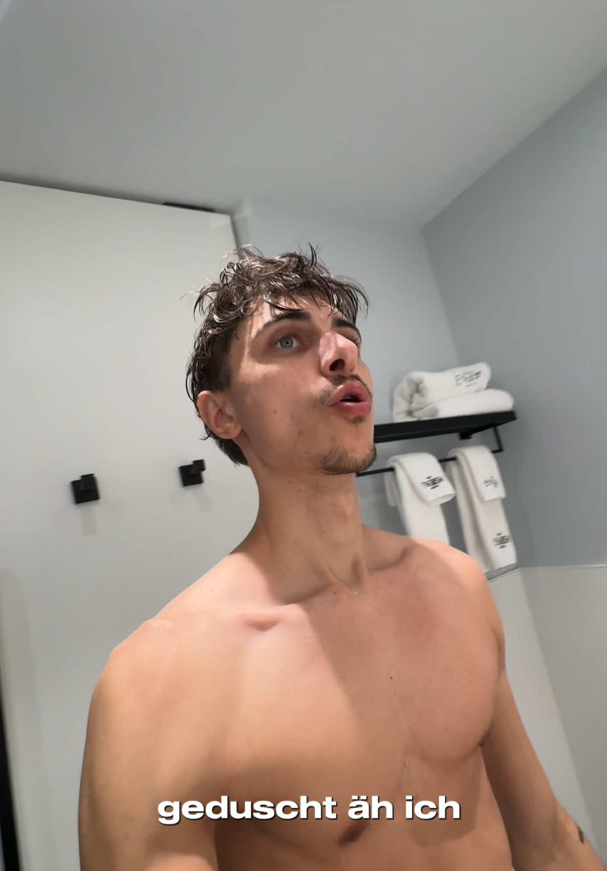 A post by @lukasrieger on TikTok caption: let’s go on a trip 🤞🇺🇸