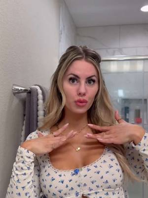 A post by @melissa_fakler on TikTok caption: Happy Monday 🫶🏼✨💖 #grwm #grwmroutine #morningroutine #vlog #diml #motivation #dailyvlog #reset #fyp #gymmotivation 