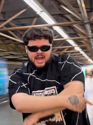 A post by @primevideobr on TikTok caption: arrasada pq perdi o boy? sim! mas linda e poderosa também! hoje eu to só o @boymarinho sentindo a #Noah na pele 💅✨#MinhaCulpa #Culpables #PrimeVideo