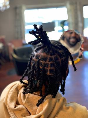 A post by @firststatedestinations on TikTok caption: the before and after is wild 👀🔥🔍 IG: kv.beauty1 for loc retwist hair appointment in Delaware {VLOG} Hi, I’m Alexis and I’m your Delaware-based lifestyle, travel, and entertainment content creator! On the hunt for things to do? Browse the links on my page and join our community to change how you experience the First State! 💛  #braidstyles #dayinthelife #DayInMyLife #braidideas #locstylesformen #locstylesforwomen #locjourney #locnation #diml #fyp   A Day in the Life, Braid Hairstyles, Hair Vlog, Loc Styles, Delaware Hairstylist, Delaware Loctician 