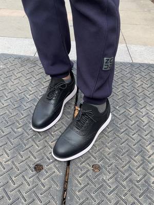 A post by @berdievgabinii on TikTok caption: #tiktokshop #springtok #shoes #menshoes #businessshoes 