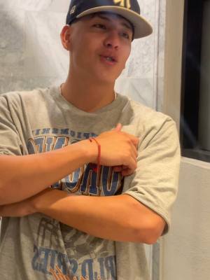 A post by @nilocreyes on TikTok caption: Directo del barril como el chavo 😈