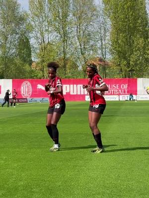 A post by @acmilan on TikTok caption: Dompig - Ijeh ❤️🖤 💃  #serieafemminile #acmilan #calcio 