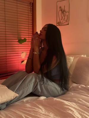 A post by @barbaramirezzz on TikTok caption: la gente sale volando de tu vida cuando haces esta oracion 