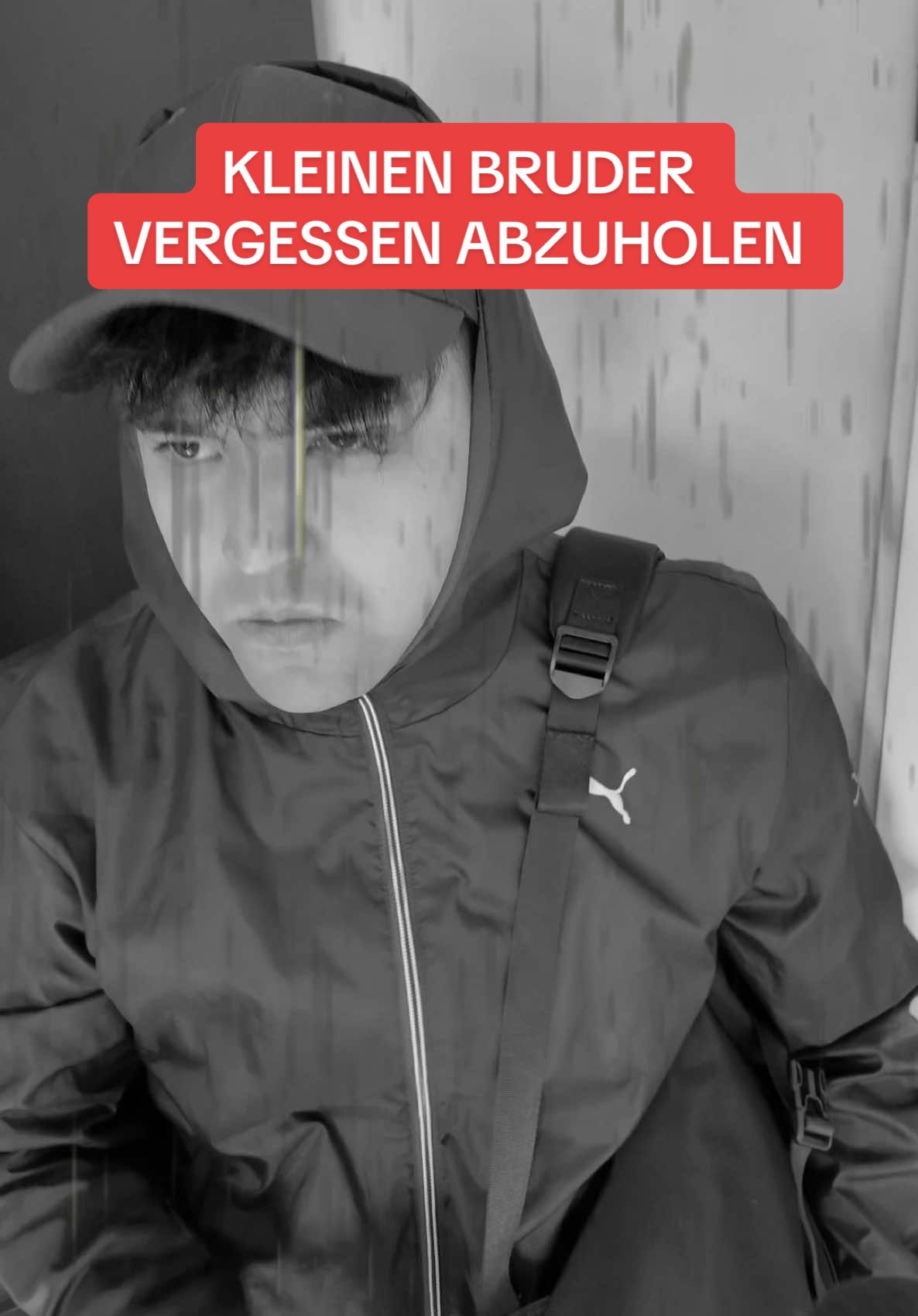 A post by @fittihollywood on TikTok caption: Könnt ihr noch Filme schauen?😂 - Wie viele Handys habt ihr?🤪 #ichverstehnichtwieleute #fitti #fittihollywood 
