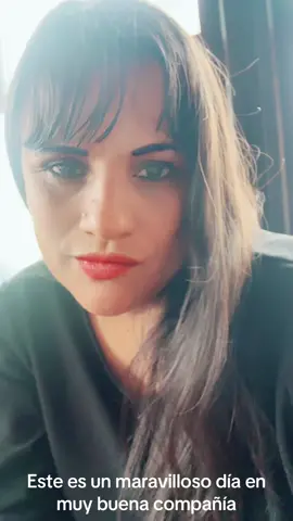 A post by @alex271976 on TikTok caption: Este es un Marabilozo día en muy buena compañía###😘😘😘😘😘😘😘😘 ###💛💙♥️ ###🇪🇨 ###🇪🇸 ###paratiiiiiiiiiiiiiiiiiiiiiiiiiiiiiii ###@😎💙🕊️ 💗perla 🌹🌹🌹 @María  Gallega 