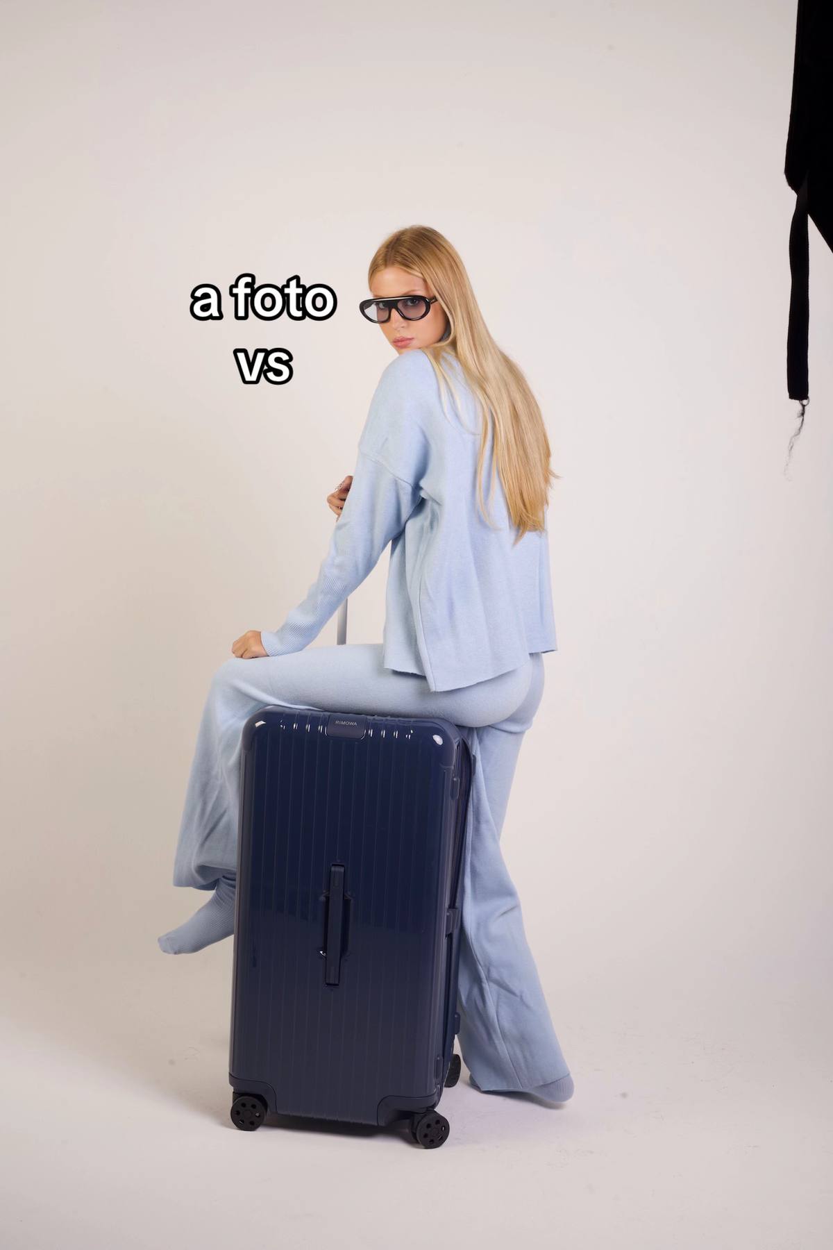 A post by @nahgand on TikTok caption: eu usando 0.5 segundos da minha formação de designer KKKK tive a ideia de fazer cartões postais igual a Rimowa faz com os adesivos de mala! O que acharam?