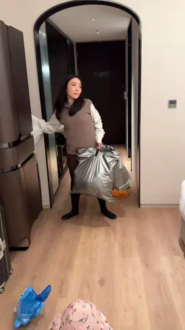 A post by @lizzebethmuaa on TikTok caption: kenapa kalo blanja mikirnya cuma buat anak bojo aja..🥰