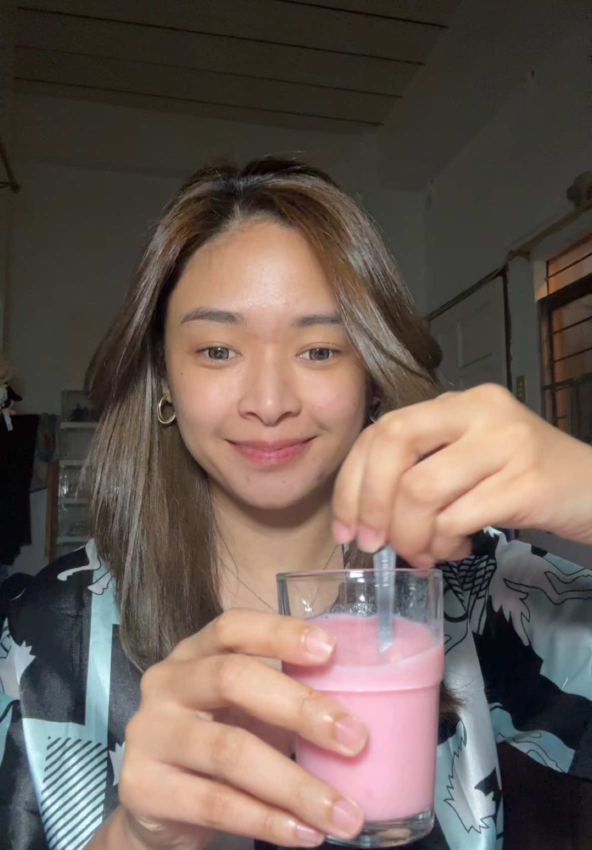 A post by @nikkivelayo on TikTok caption: 1 drink in 7 seconds😂 @S and J Beauty Main ✨🍓