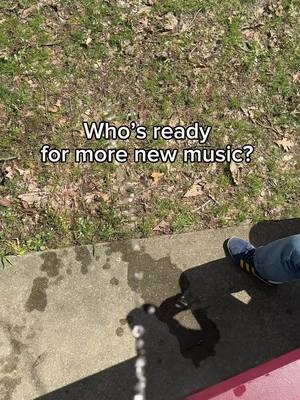 A post by @thecamwhitcomb on TikTok caption: PRESAVE BAD APPLE! LINK IN BIO❤️🍎 #music #singing #vocals #NewMusic #addiction #recovery #MentalHealth #singersongwriter #fypシ #country 