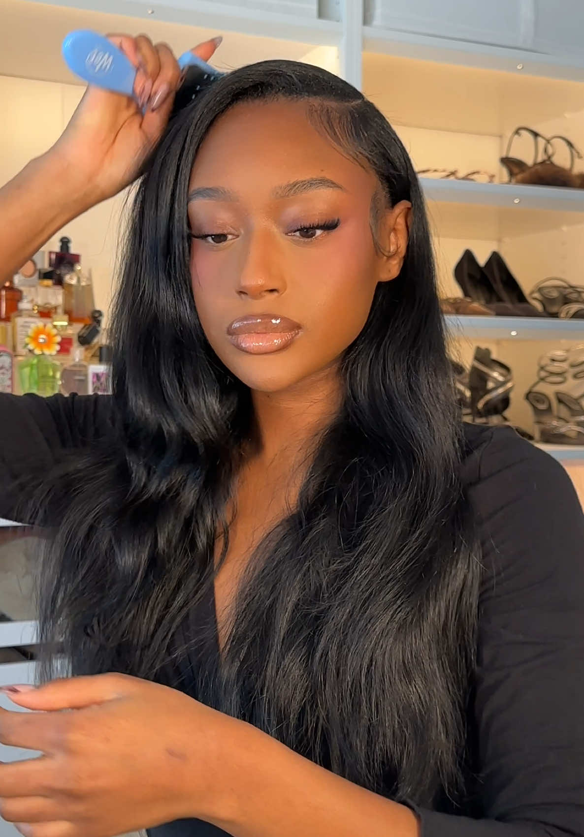 A post by @fatimabahxo on TikTok caption: raw curly hair always eats! 20”, 3 bundles @33LAYERS 