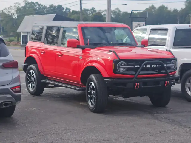 A post by @jasonmudd09 on TikTok caption: #mallcrawler #35s #bronco #wheredidmymoneygo #