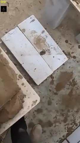 A post by @buildermanvlog on TikTok caption: #bricklayer #brick #viral #foryou #construction