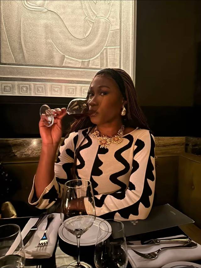 A post by @le.parolier.on on TikTok caption: #lagocedrick #meufdu16 #reunion #pourtoii #viral_video 