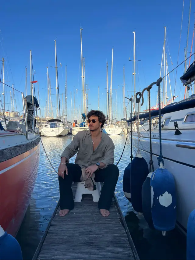 A post by @joaogfsantos on TikTok caption: #fyp #fitcheck #photo 