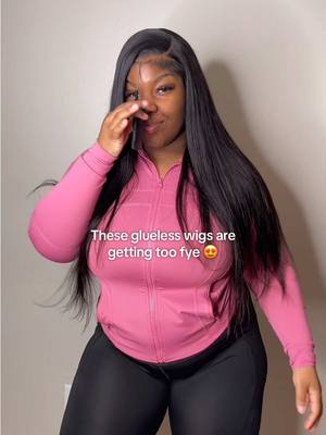 A post by @aamiyahlashayy on TikTok caption: I love real glueless wigs ! 🎀 @Frodio Hair  #tiktokshopspringglowup #flexfitdrawstringwig #drawstringwig #realgluelesswig 