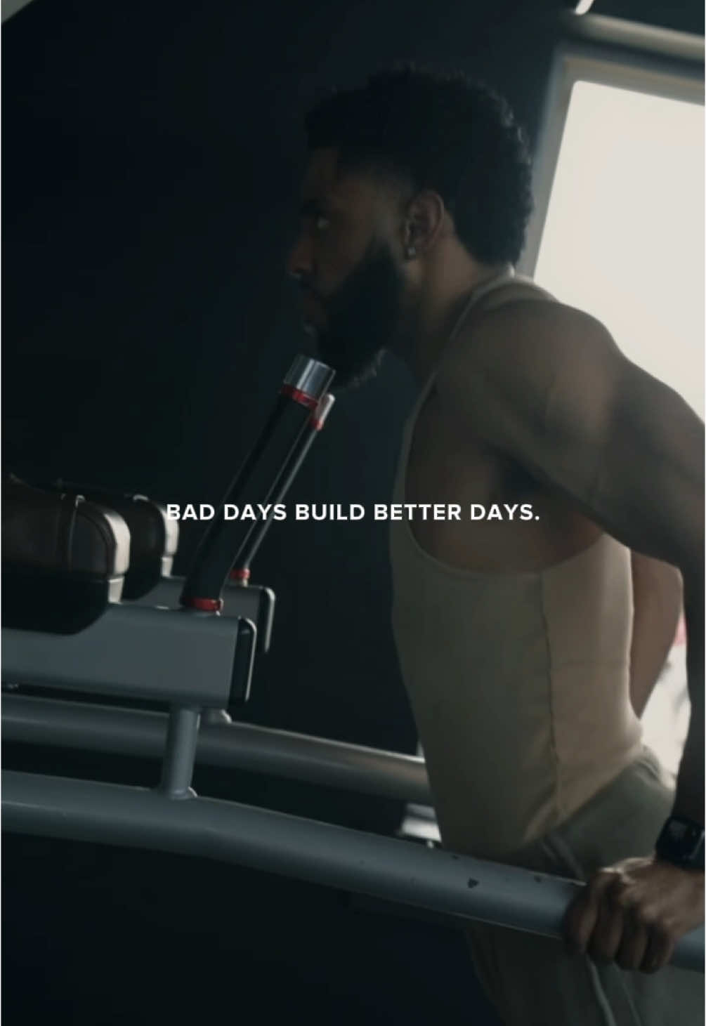 A post by @ednizzzy on TikTok caption: #GymTok #fyp #CapCut #latino