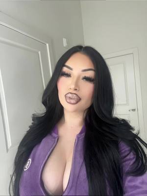 A post by @babessdreaa on TikTok caption: can i get a kiss goodnight baaaaby #fypシ #fyp #foryoupage #bodybyraventracy #facecard 