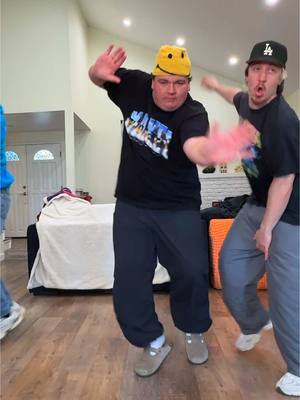 A post by @thewilliamsfam_ on TikTok caption: Beat it 🆙📣🔥 Dc @Craig Chadwick and the squad 💃 dancing with @jeffxtingz too 🕺