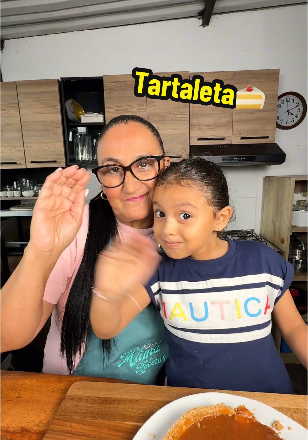 A post by @lamamadelasrecetas on TikTok caption: ¿Postre dulce o salado? Yo prefiero SAL-ir de la rutina con @Refisal®  #Salalaobra #publicidad