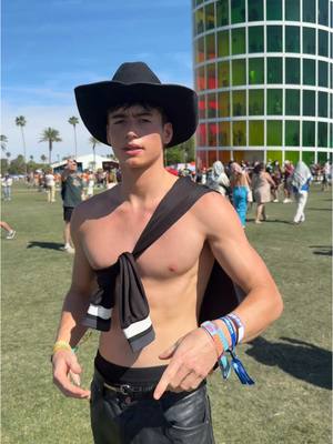 A post by @bachbuquen on TikTok caption: @Revolve #revolvefestival 