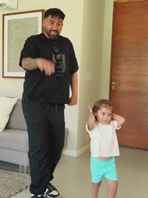 A post by @emirabdulgani on TikTok caption: No puedo con las caras 🤣🤣🤣🤣🤣🤣@Matias Grosso 
