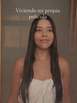 A post by @surysadai on TikTok caption: Si tuviera 30 otra vez… me pondría bloqueador todos los días, no me dormiría con maquillaje y definitivamente empezaría a usar Pond’s Age Miracle 💖 Spoiler: no necesitas una máquina del tiempo para cuidar tu piel, solo una buena rutina de skincare y Pond’s #NetaEsPonds #PondsAgeMiracle #Hexylretinol #Publicidad