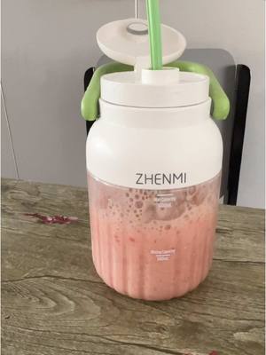 A post by @berdievgabinii on TikTok caption: #tiktokshop #springtok #juicer 