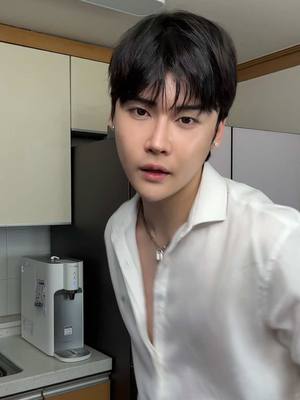 A post by @yun_tuyo on TikTok caption: vou te socando😏  #yun #parati 