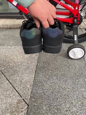 A post by @berdievgabinii on TikTok caption: #tiktokshop #springtok #shoes #menshoes #womenshoes #waterproofshoes 