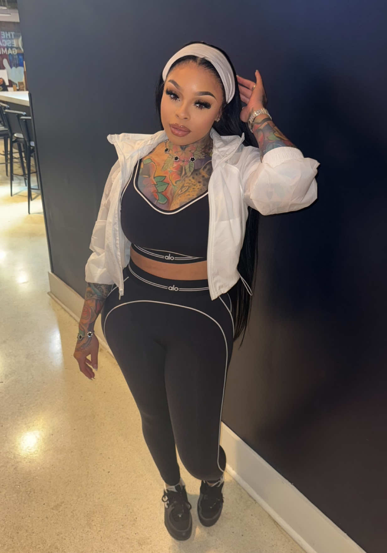 A post by @iamrazorbehavior on TikTok caption: I’m doing a give away 🔥🔥🔥🔥 @rbhaircollection IG STAY TUNED 