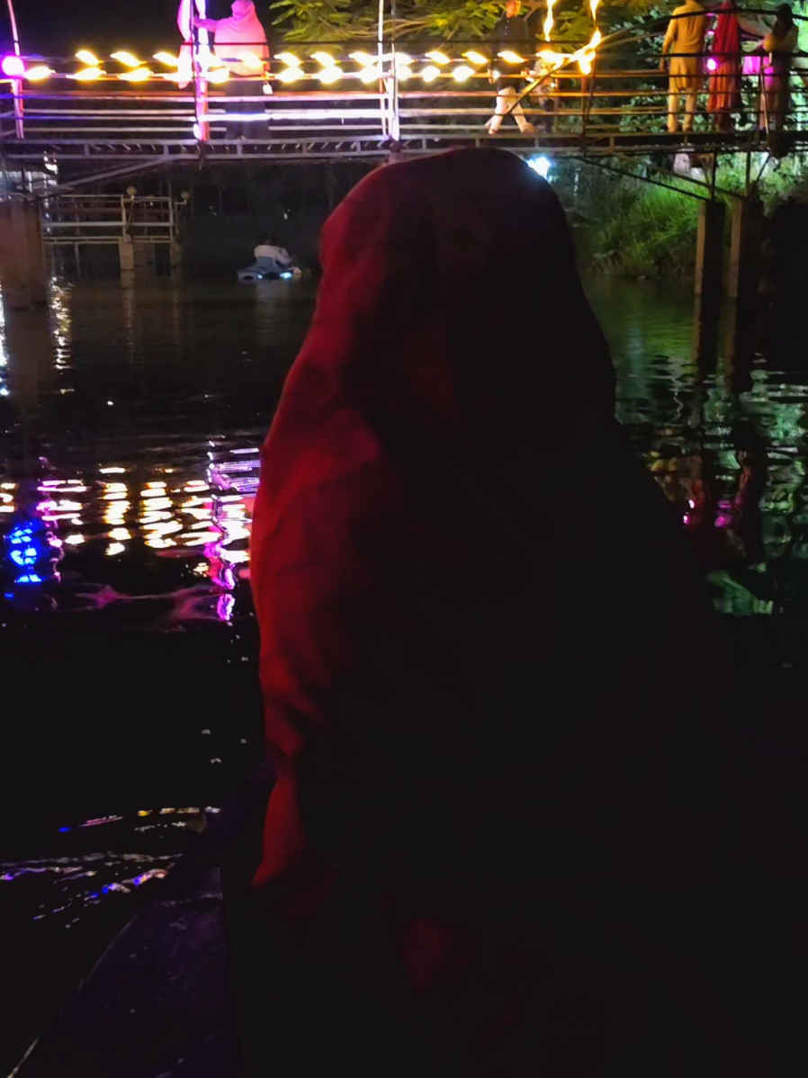 A post by @shairinakhan on TikTok caption: 🚦🚥🚦#latenight #foryoupage #fyp #bangladesh #cumilla 
