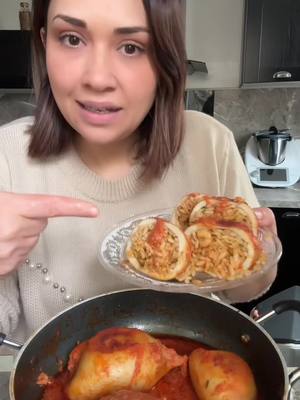 A post by @majda.berrada on TikTok caption: كلمار معمر  بصلصة الطماطم كيجي لذيذ #كلمار #كلمار_محشي #شهيوات #شهيوات_بلادي #شهيواتي #marocaine🇲🇦 #recetterapide #recettefacile #Recipe #إكسبلورر #explore 