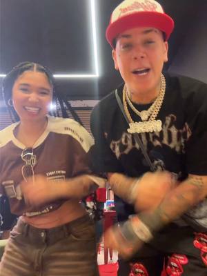 A post by @tashh02 on TikTok caption: Tu te ves bien    @Yaisel LM 