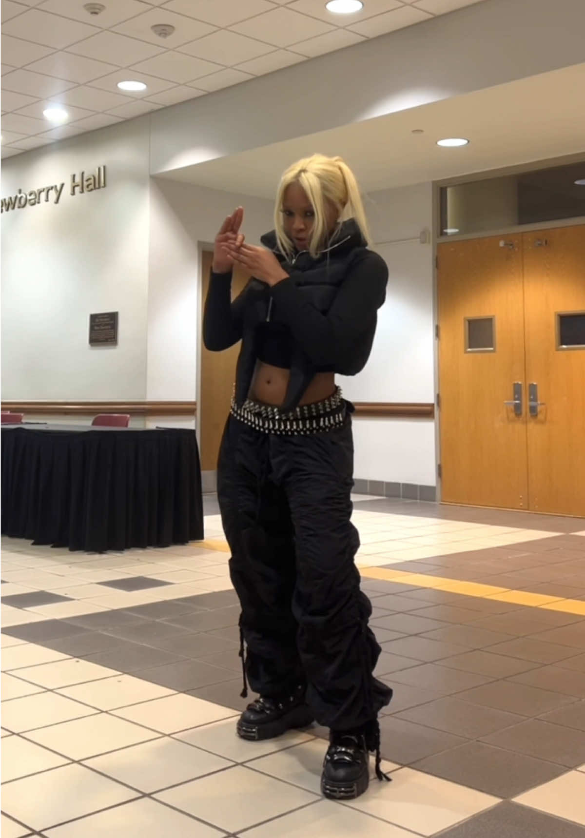 A post by @layy.exe on TikTok