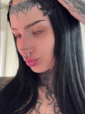 A post by @m0rguekitty on TikTok caption: oky??