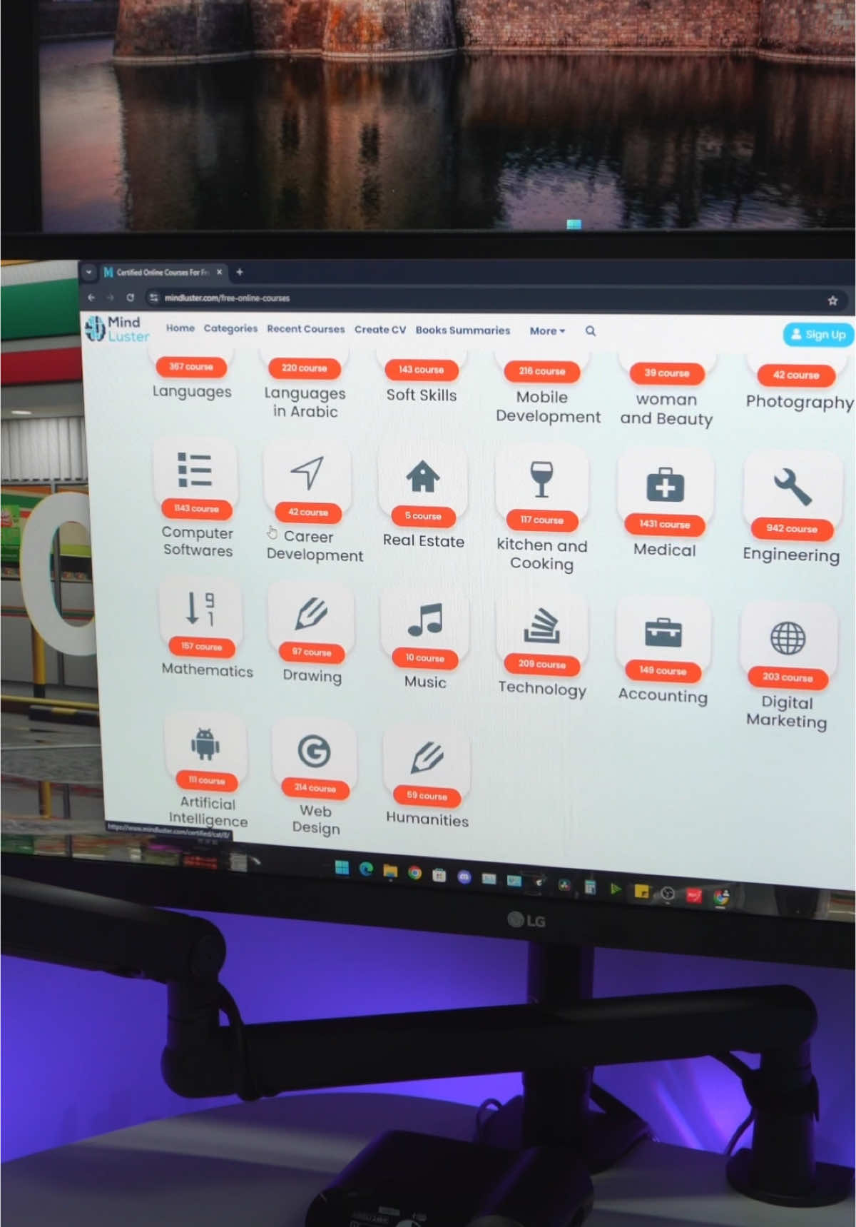 A post by @tech_with_gurventure on TikTok caption: Free online courses with certificates #onlinecourse #gurparmrakhra 