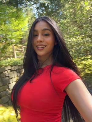 A post by @barbaramirezzz on TikTok caption: una de mis canciones favoritas por siemprEEEEeeeeeeeeee
