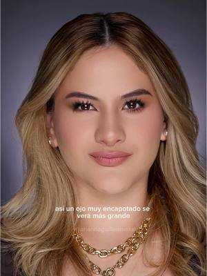 A post by @ariannaguillenmakeup on TikTok caption: @Mar Rendón prefirió el lado sexy ¿ustedes? 