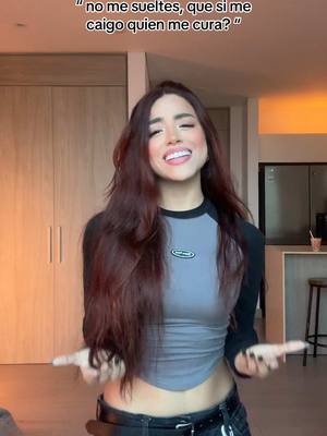 A post by @hisoyvaleria on TikTok caption: no me sueltes 
