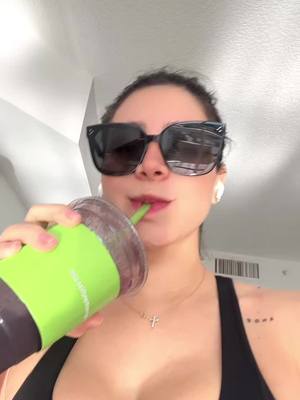 A post by @machikayt on TikTok caption: Jajajaja no se que tiene esta cancion que me gusta tanto 