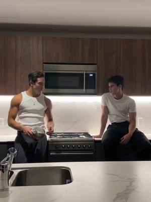 A post by @emilianomedgil on TikTok caption: Pasta solid 10/10 🍝🤌🏼@Andrik Alvarez Linaz 