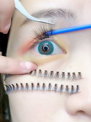 A post by @lashviewshop on TikTok caption: #diylashes #eyelashglue #lashextensions 