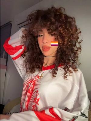A post by @2raixx on TikTok caption: holi a lxs q no duermen || #fy #fyp 