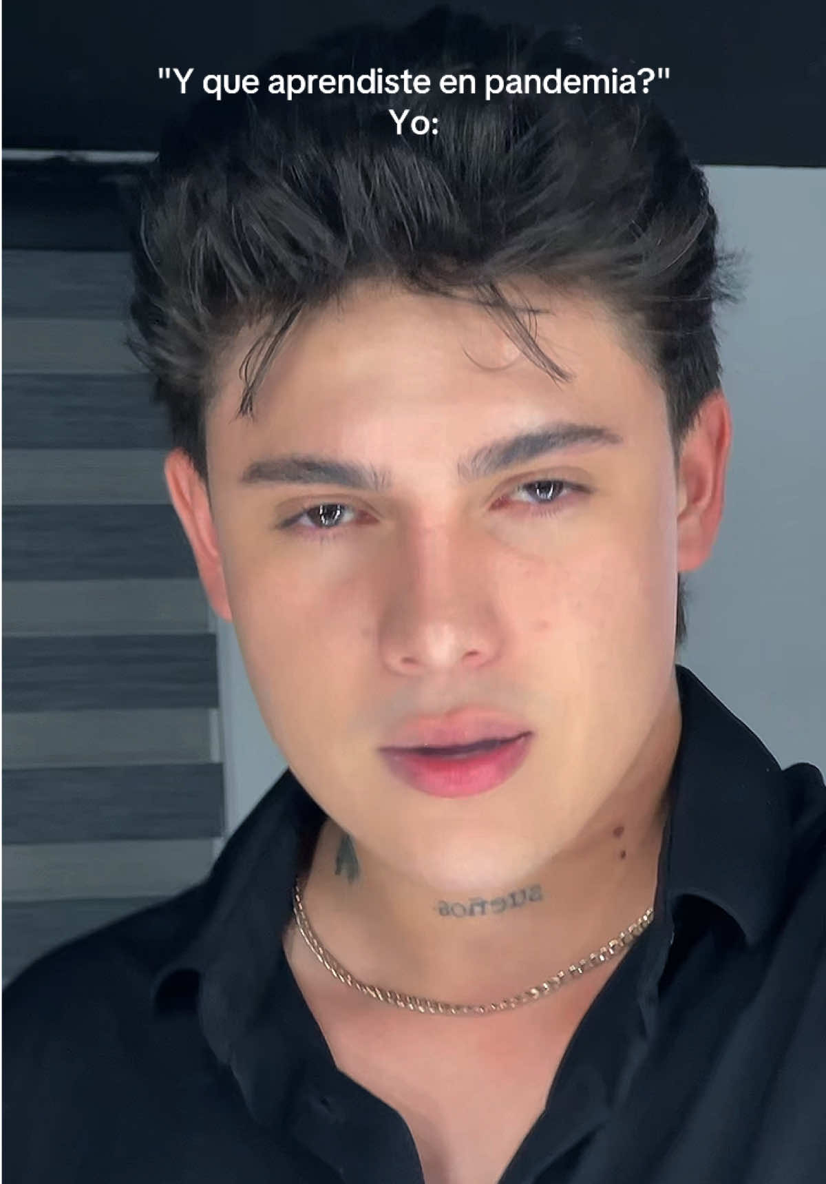 A post by @alexcortex on TikTok caption: No tengo hambre tengo ansiedad 🗣️